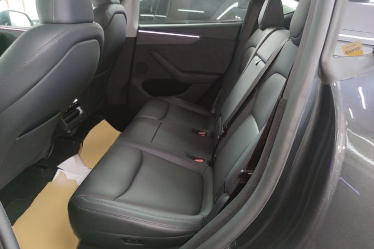 Used Tesla Model Y 2025 Long-Range All-Wheel-Drive Version Left Rear Seat