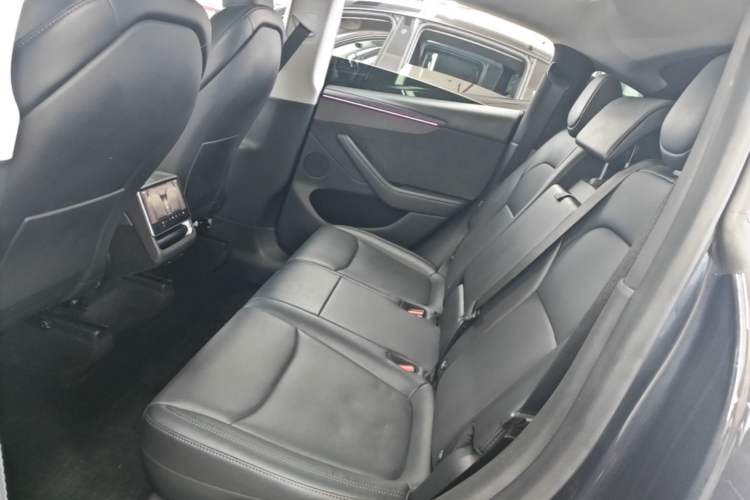 Used Tesla Model Y 2025 Long-Range All-Wheel-Drive Version Left Rear Seat