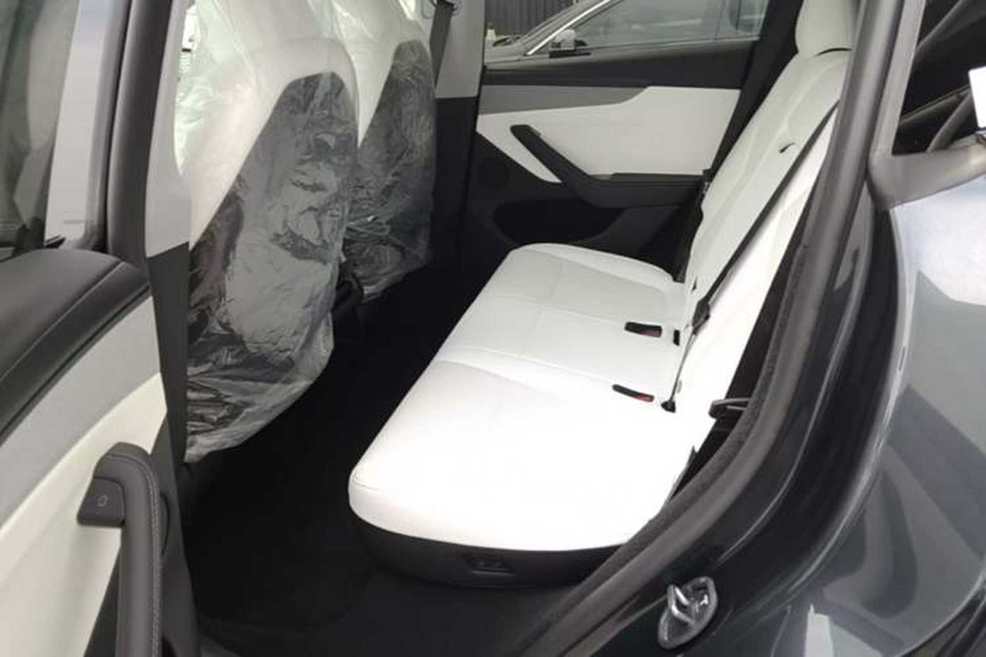 Used Tesla Model Y 2025 Rear-Wheel-Drive Version Left Rear Seat