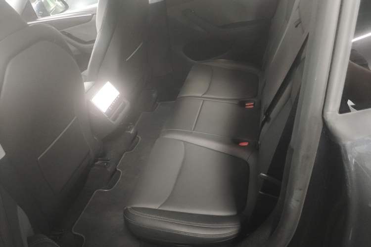 Used Tesla Model Y 2025 Rear-Wheel-Drive Version Left Rear Seat