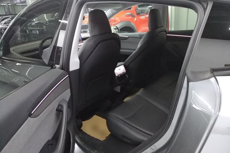 Used Tesla Model Y 2025 Rear-Wheel Drive First Edition Left Rear Seat