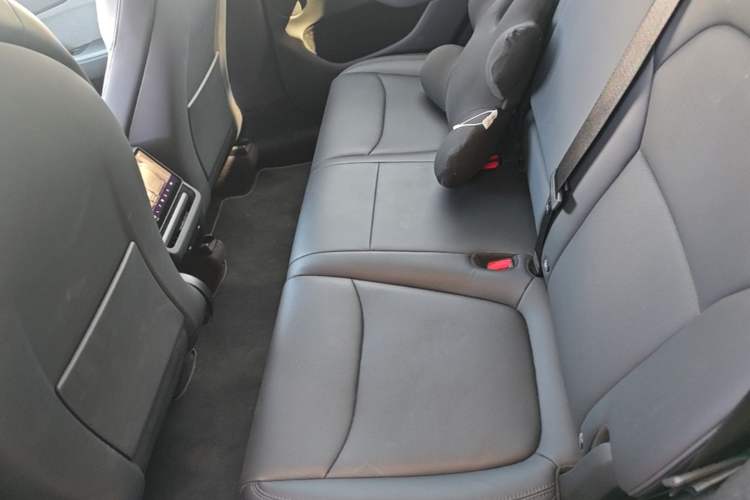 Used Tesla Model Y 2025 Rear-Wheel-Drive Version Left Rear Seat