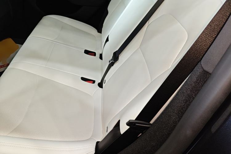 Used Tesla Model Y 2025 Long-Range All-Wheel-Drive Version Left Rear Seat