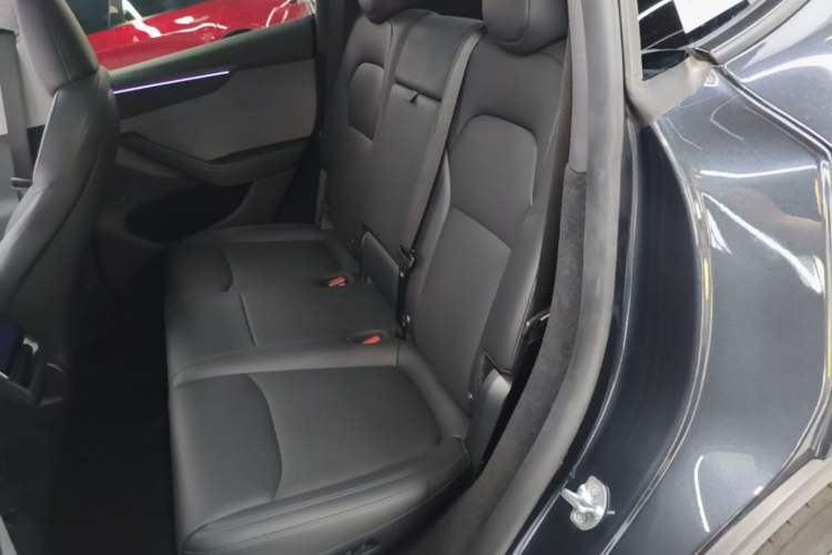 Used Tesla Model Y 2025 Rear-Wheel-Drive Version Left Rear Seat