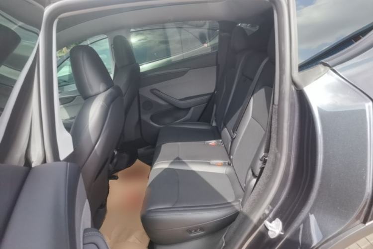 Used Tesla Model Y 2025 Rear-Wheel Drive First Edition Left Rear Seat