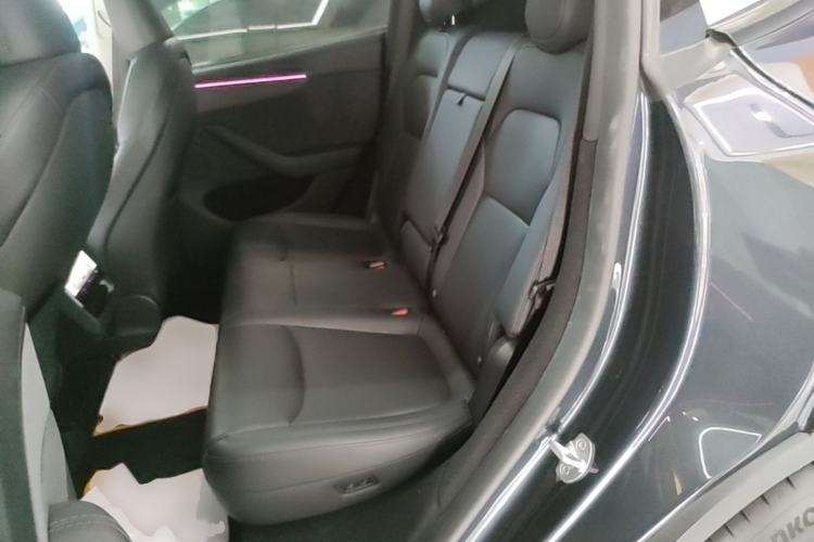Used Tesla Model Y 2025 Long-Range All-Wheel-Drive Version Left Rear Seat