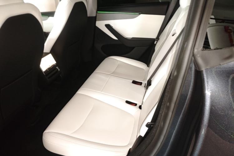 Used Tesla Model Y 2025 Long-Range All-Wheel-Drive Version Left Rear Seat
