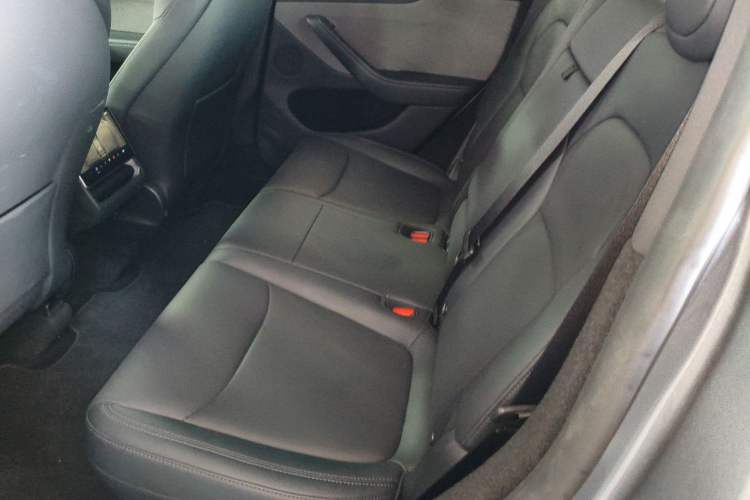 Used Tesla Model Y 2025 Rear-Wheel-Drive Version
