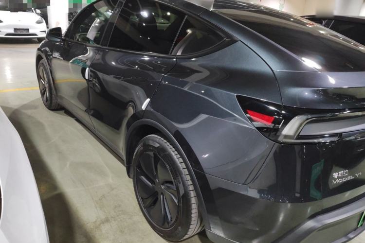 Used Tesla Model Y 2025 Long-Range All-Wheel Drive First Edition Left Side