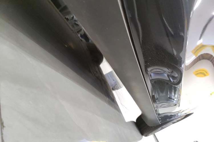 Used Tesla Model Y 2025 Long-Range All-Wheel-Drive Version Left Side Sill