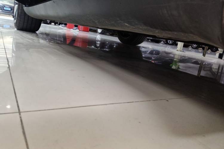 Used Tesla Model Y 2025 Rear-Wheel-Drive Version Left Side Sill