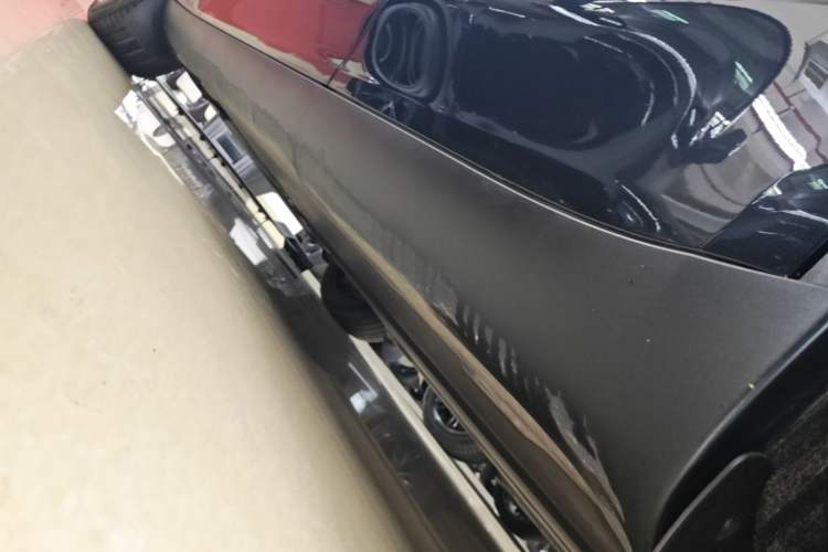 Used Tesla Model Y 2025 Long-Range All-Wheel-Drive Version Left Side Sill