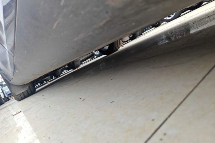 Used Tesla Model Y 2025 Rear-Wheel-Drive Version Left Side Sill