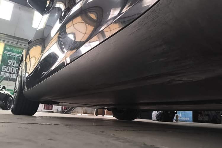 Used Tesla Model Y 2025 Long-Range All-Wheel Drive First Edition Left Side Sill
