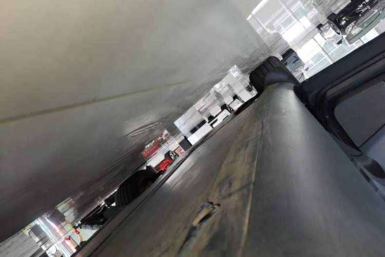 Used Tesla Model Y 2025 Rear-Wheel-Drive Version Left Side Sill