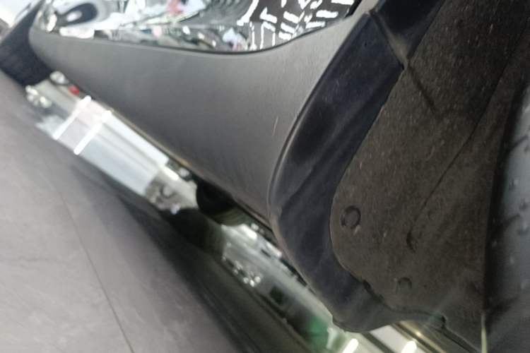 Used Tesla Model Y 2025 Rear-Wheel-Drive Version Left Side Sill