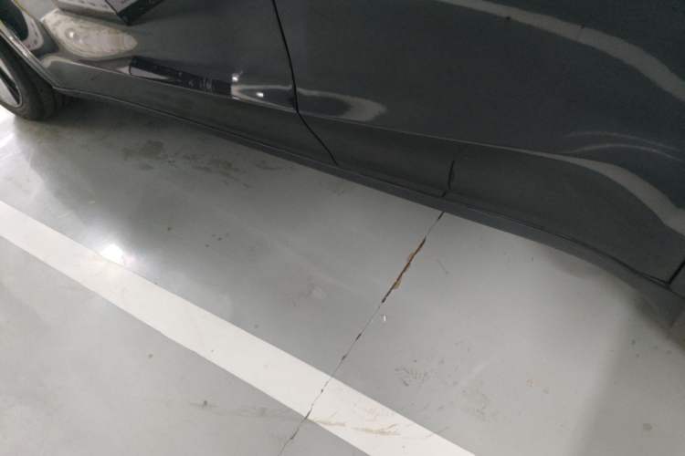 Used Tesla Model Y 2025 Rear-Wheel-Drive Version Left Side Sill