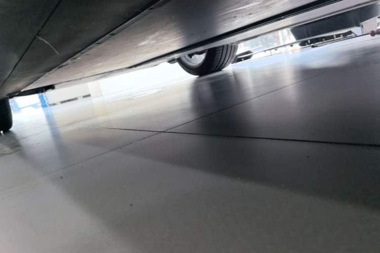 Used Tesla Model Y 2025 Rear-Wheel-Drive Version Left Side Sill