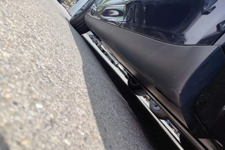 Used Tesla Model Y 2025 Rear-Wheel-Drive Version Left Side Sill