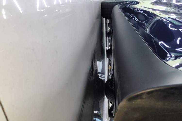 Used Tesla Model Y 2025 Rear-Wheel-Drive Version Left Side Sill