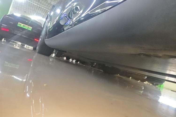Used Tesla Model Y 2025 Long-Range All-Wheel Drive First Edition Left Side Sill