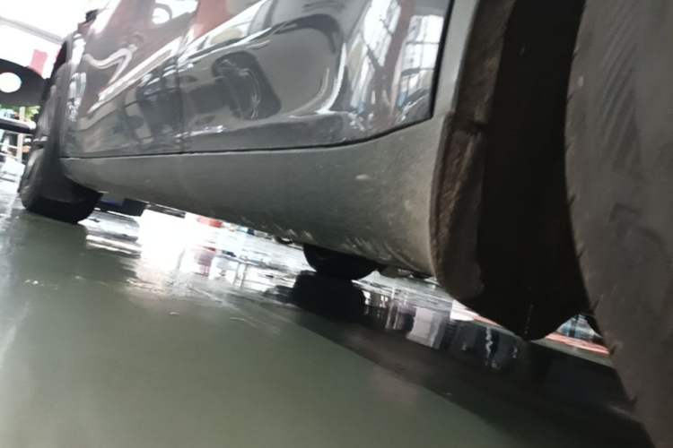 Used Tesla Model Y 2025 Rear-Wheel-Drive Version Left Side Sill
