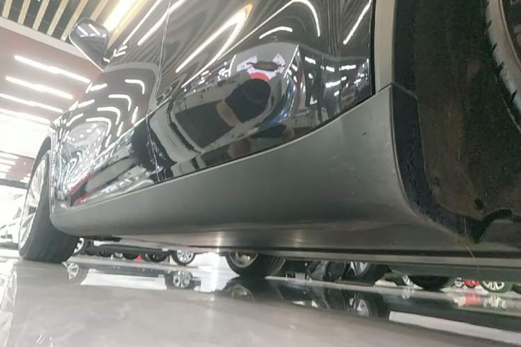 Used Tesla Model Y 2025 Rear-Wheel-Drive Version Left Side Sill