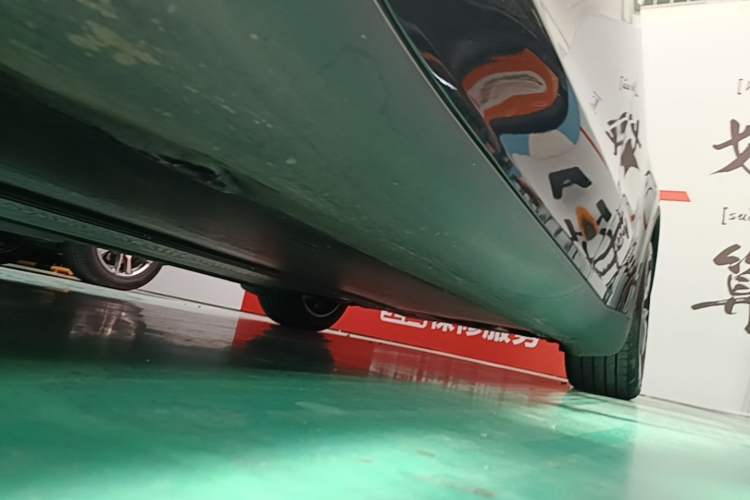 Used Tesla Model Y 2025 Rear-Wheel-Drive Version Left Side Sill