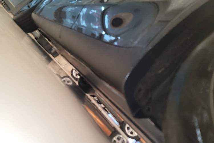 Used Tesla Model Y 2025 Rear-Wheel-Drive Version Left Side Sill