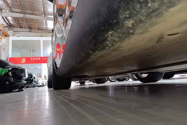 Used Tesla Model Y 2025 Rear-Wheel-Drive Version Left Side Sill