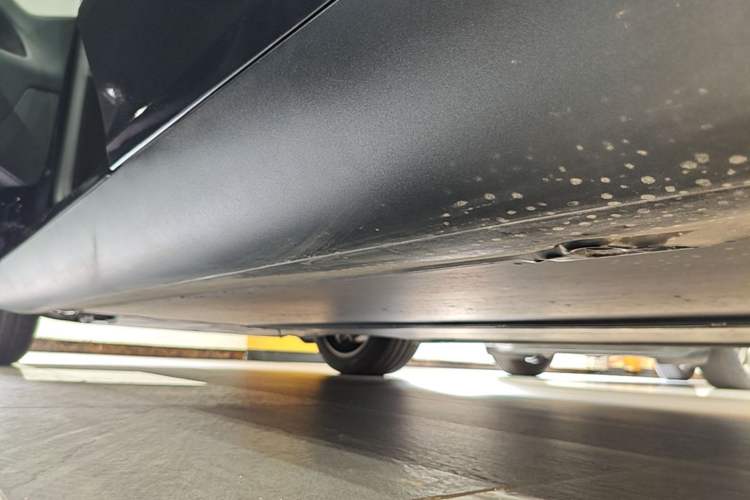 Used Tesla Model Y 2025 Long-Range All-Wheel-Drive Version Left Side Sill