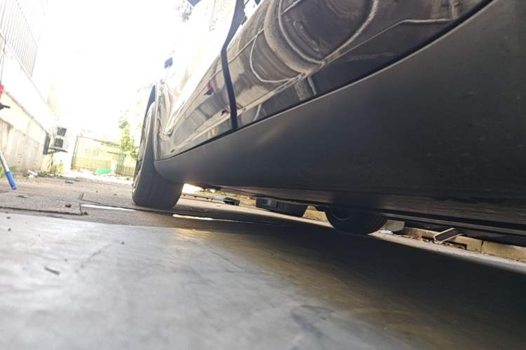 Used Tesla Model Y 2025 Rear-Wheel-Drive Version Left Side Sill