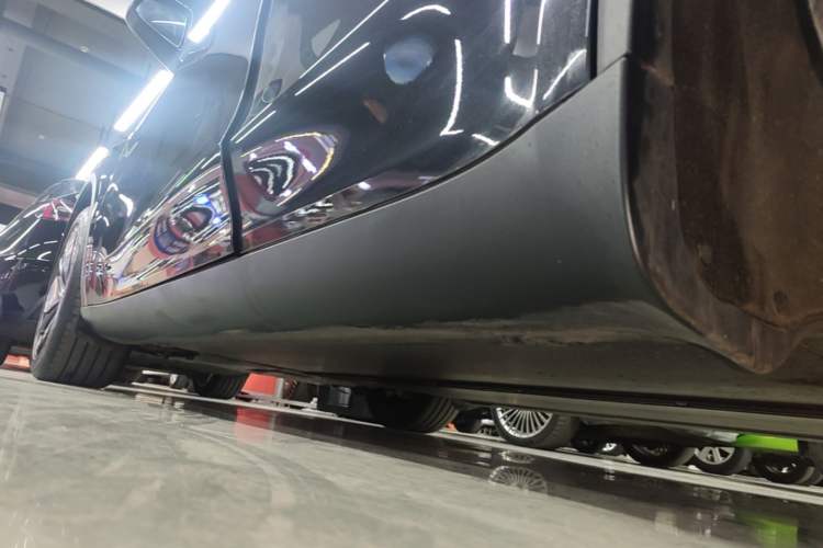 Used Tesla Model Y 2025 Rear-Wheel-Drive Version Left Side Sill