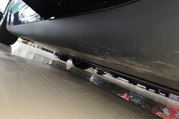 Used Tesla Model Y 2025 Rear-Wheel Drive First Edition Left Side Sill