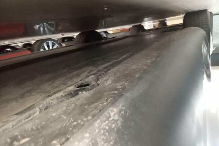 Used Tesla Model Y 2025 Long-Range All-Wheel-Drive Version Left Side Sill