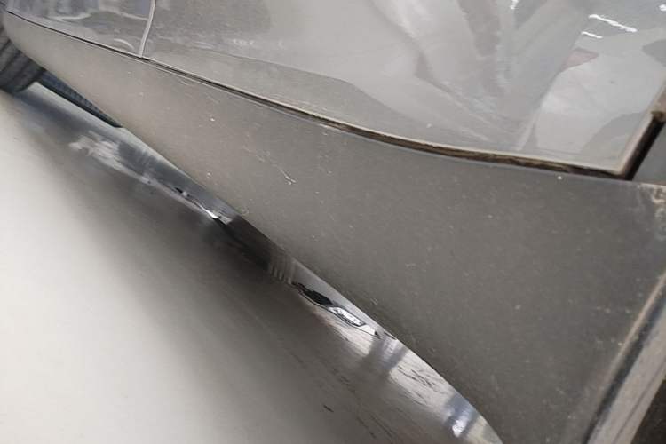 Used Tesla Model Y 2025 Rear-Wheel-Drive Version Left Side Sill