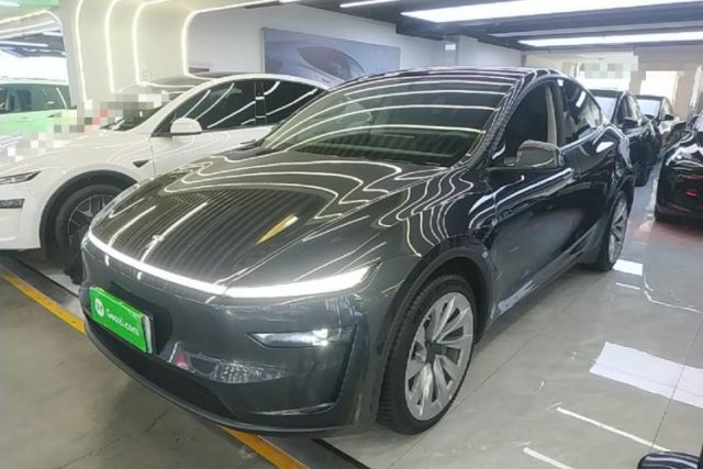 Used Tesla Model Y 2025 Rear-Wheel-Drive Version