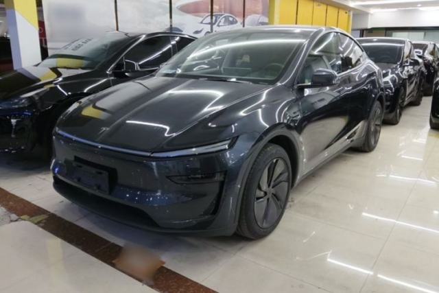 Used Tesla Model Y 2025 Rear-Wheel-Drive Version