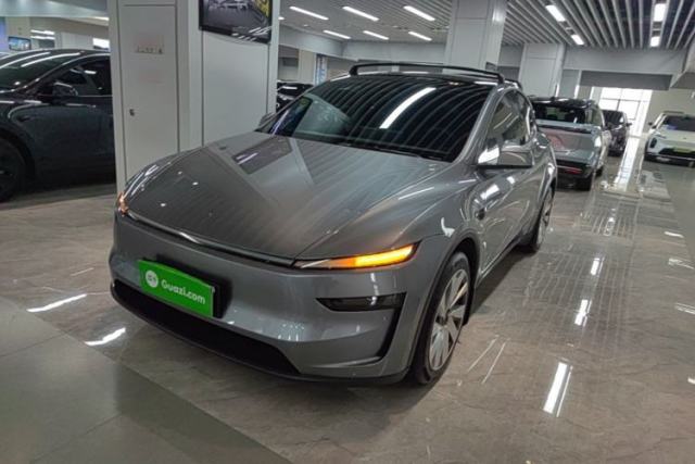 Used Tesla Model Y 2025 Long-Range All-Wheel-Drive Version