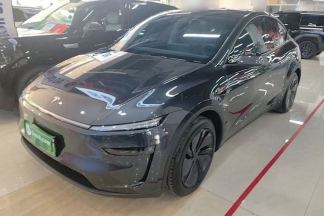 Used Tesla Model Y 2025 Rear-Wheel-Drive Version
