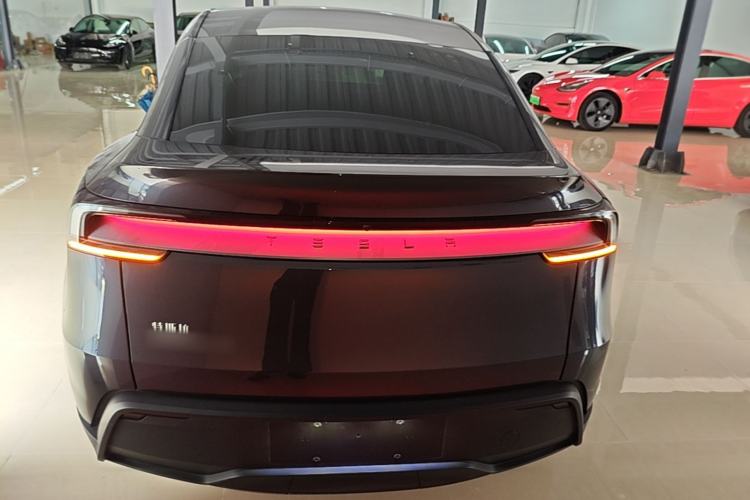 Used Tesla Model Y 2025 Long-Range All-Wheel-Drive Version Rear