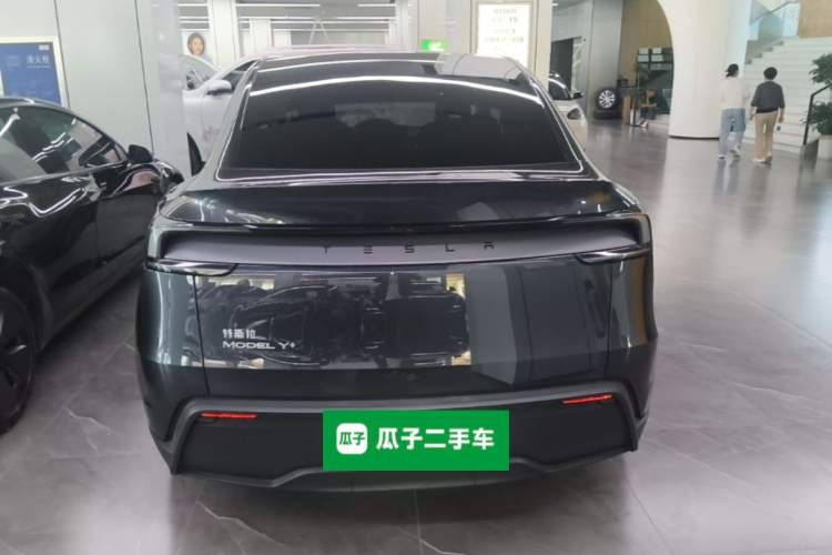 Used Tesla Model Y 2025 Long-Range All-Wheel-Drive Version Rear