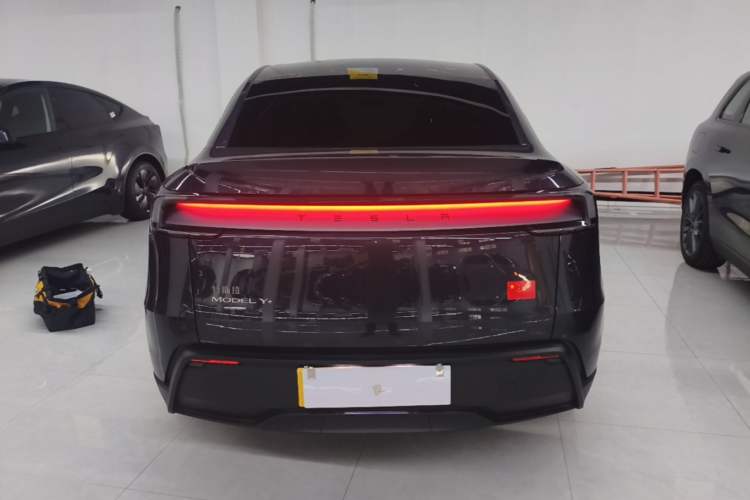 Used Tesla Model Y 2025 Rear-Wheel-Drive Version Rear