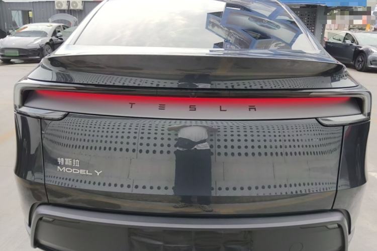 Used Tesla Model Y 2025 Rear-Wheel-Drive Version Rear