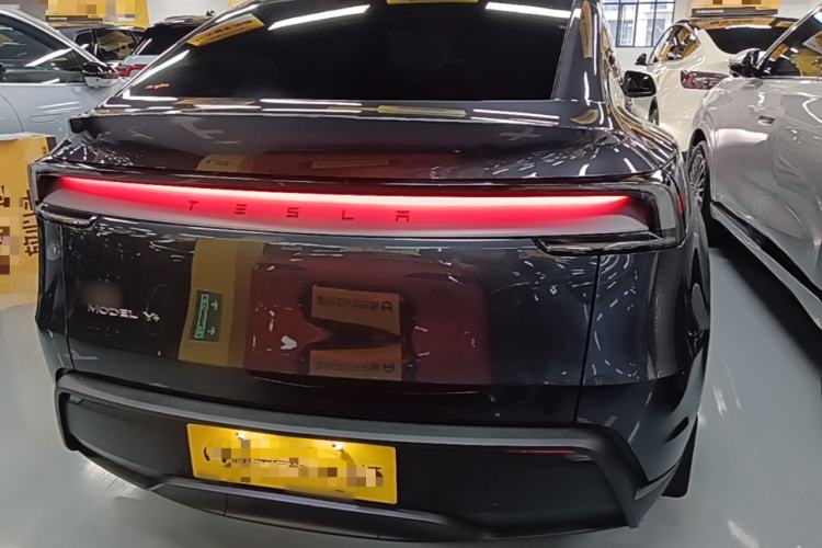 Used Tesla Model Y 2025 Long-Range All-Wheel-Drive Version Rear