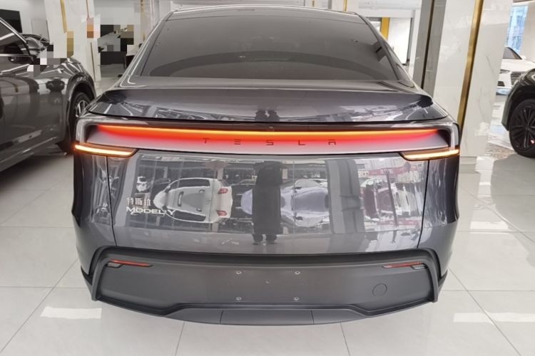 Used Tesla Model Y 2025 Rear-Wheel-Drive Version Rear