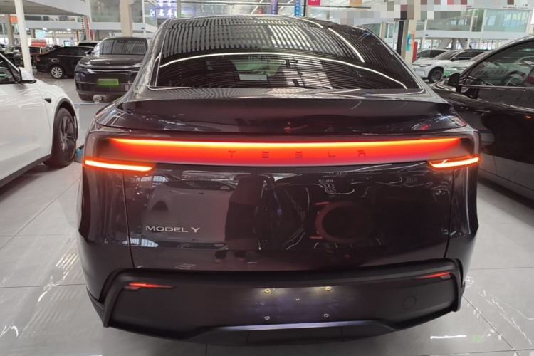 Used Tesla Model Y 2025 Rear-Wheel-Drive Version Rear