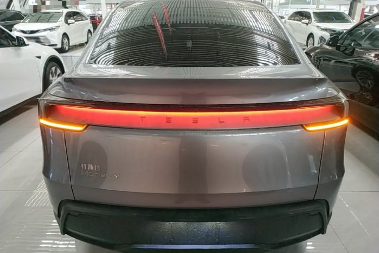 Used Tesla Model Y 2025 Rear-Wheel-Drive Version Rear