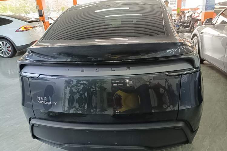 Used Tesla Model Y 2025 Rear-Wheel-Drive Version Rear
