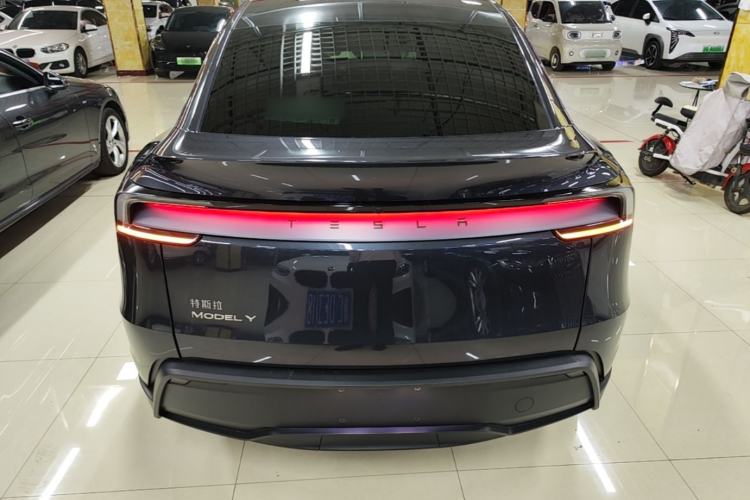 Used Tesla Model Y 2025 Rear-Wheel-Drive Version Rear